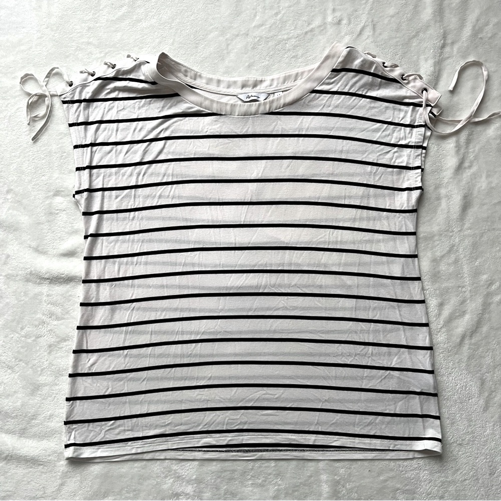 Reitmans Laced Shoulder Top